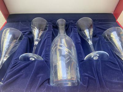 Coffret Cartier composé de 4 verres à eau et une carafe à eau en cristal 2