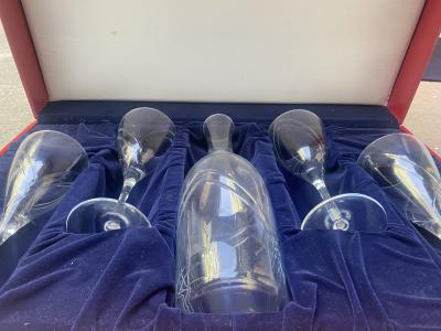 Coffret Cartier composé de 4 verres à eau et une carafe à eau en cristal 2