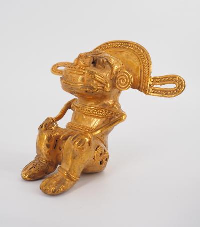 COLOMBIE Civilisation Taïrona - Shaman assis - Statuette en or tumbago 2