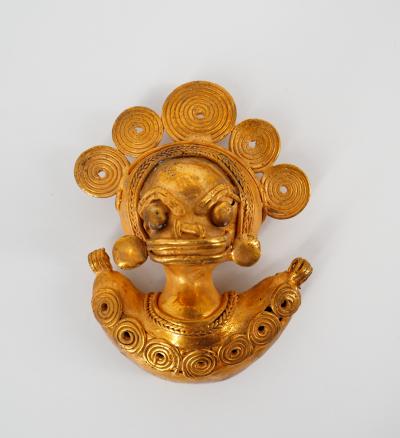 COLOMBIE Civilisation Taïrona - Femme aux spirales - Statuette en or tumbago 2