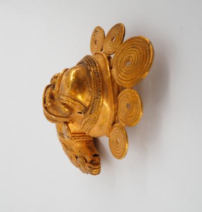 COLOMBIE Civilisation Taïrona - Femme aux spirales - Statuette en or tumbago 2