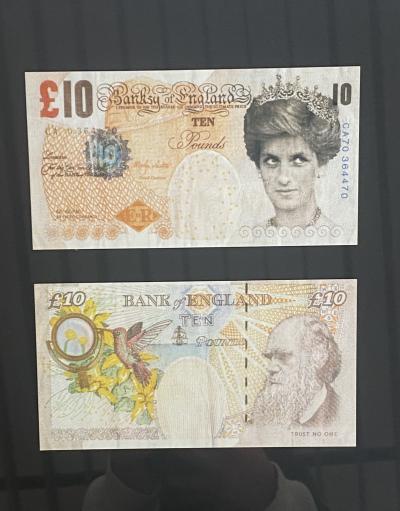 BANKSY (1974), d’après Ensemble de deux billets Lady Di-faced tenner 2