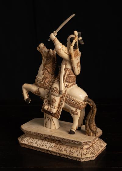Prêt à combattre I, sculpture(s) en os (marqueterie), Asie 2