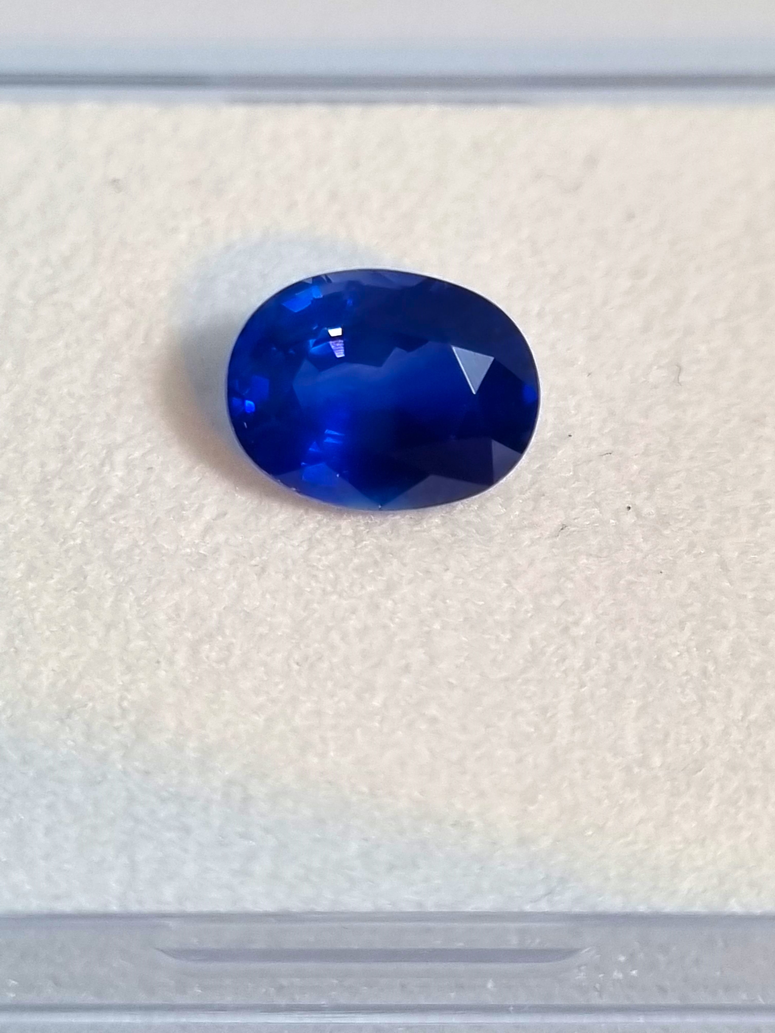 Saphir Naturel Certifié 10,22 Carats - Coupe émeraude Excellente - Vrac Non Monté