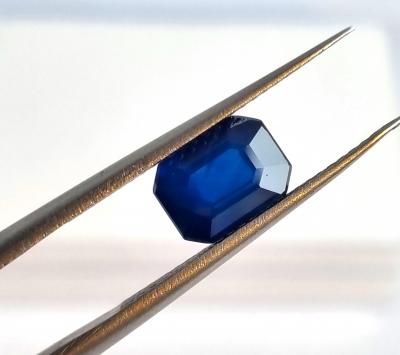 Saphir naturel 1.90 ct certifié AIG Anvers 2