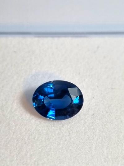 Saphir naturel 2.18 ct certifié IGI Anvers origine Sri-Lanka Ceylan 2