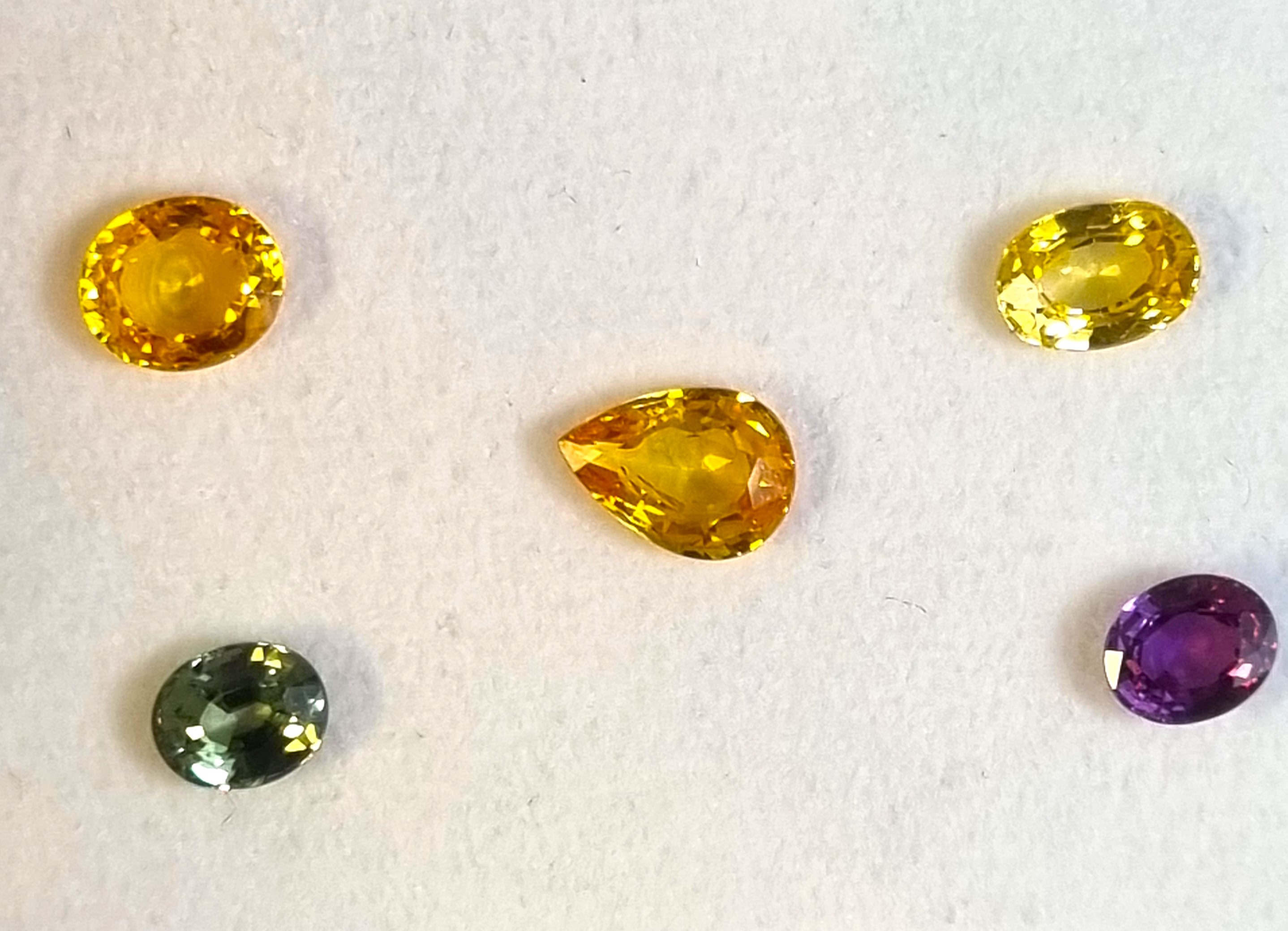 Saphir Naturel Changement De Couleur – 5-7 Carats, Coupe Radieuse, Certifié GGI