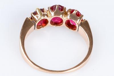 Bague en or rose 18 carats ornée de rubis ovales 2