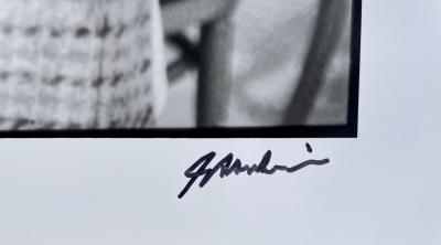 Shahrokh Hatami - Coco CHANEL, Dans l’atelier Chanel rue Cambon - photo signée 2