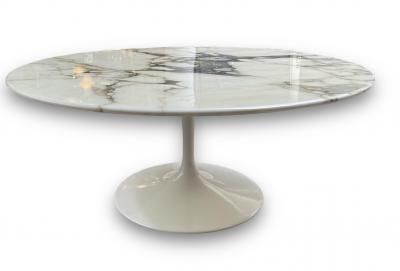 Eero SAARINEN (1910-1961) pour Knoll International - Table basse circulaire à plateau en marbre blanc veiné 2