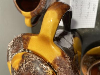 Service à café Vallauris - en terre cuite émaillée jaune et brun 2