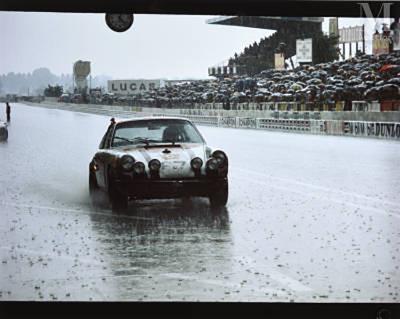 Jean-Pierre RONZEL - Porsche sous la pluie, 24h du Mans, c. 1970 - Tirage Cibachrome 2