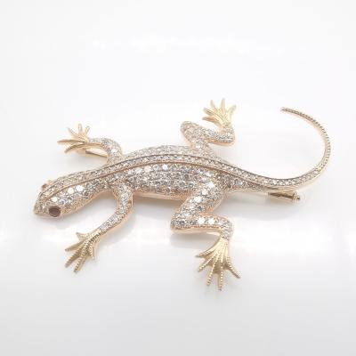 Broche salamandre en or  rose 14 carats sertie de diamants d’environ 6.94 ct 2