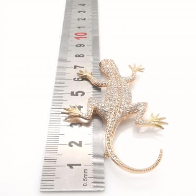 Broche salamandre en or  rose 14 carats sertie de diamants d’environ 6.94 ct 2
