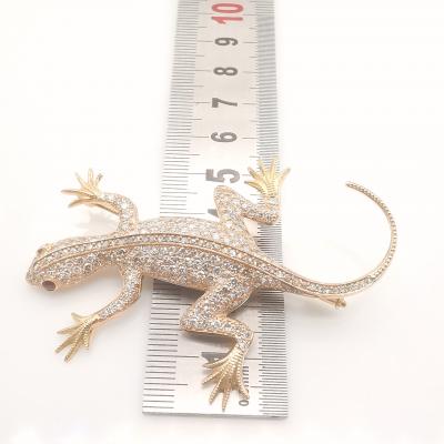 Broche salamandre en or  rose 14 carats sertie de diamants d’environ 6.94 ct 2