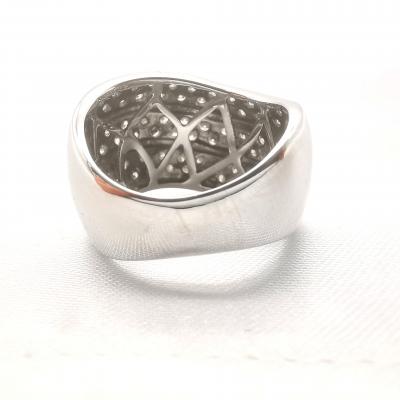 Bague en or blanc 18 carats et diamants 2