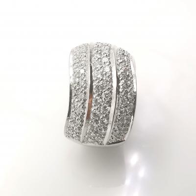 Bague en or blanc 18 carats et diamants 2