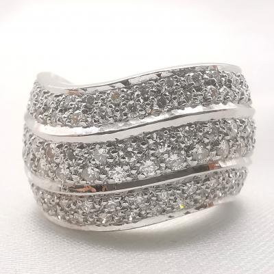Bague en or blanc 18 carats et diamants 2