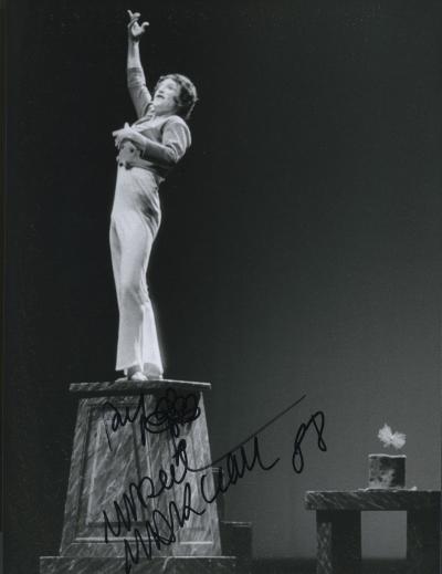 Gerard Fouquet - Le mine Marceau sur scène, 1988 - Tirage argentique et autographe original de l'artiste