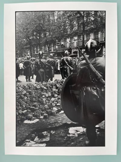 PHILIPPE ROCHOT - Paris - Mai 1968, Boulevard Saint-Michel - Tirage argentique 2