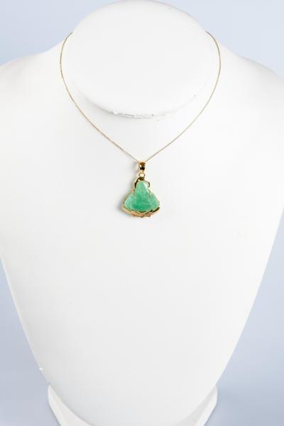 Collier en or jaune 14 carats composé d’un pendentif en forme de Bouddha orné d’une jade 2