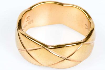 Bague modèle Coco Crush de la Maison CHANEL en or jaune 18 carats 2