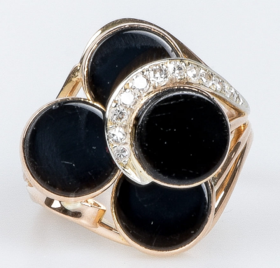 Bague en or rose 18 carats orné de 4 onyx et 13 diamants taille rond 2