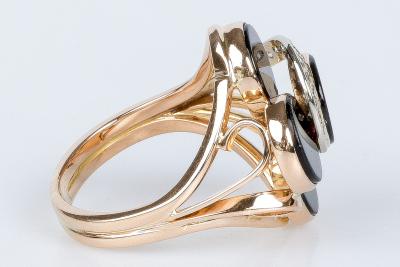 Bague en or rose 18 carats orné de 4 onyx et 13 diamants taille rond 2