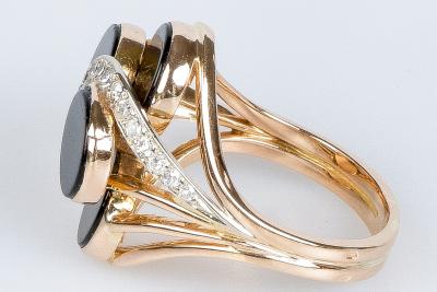Bague en or rose 18 carats orné de 4 onyx et 13 diamants taille rond 2