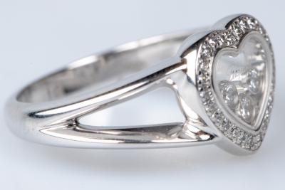 Bague coeur de la maison Chopard, en or blanc 18 carats, ornée de 28 diamants 2