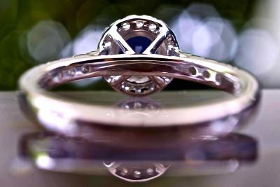 Diamant central naturel bleu  de 0,50 carat certifié sur bague en or blanc 18Kt et 0,23 Kt de diamants naturels 2