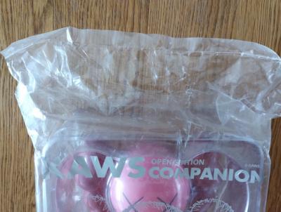 KAWS - Companion Flayed Red 2016- Figurine 2
