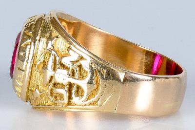 Bague Chevalière en or jaune unisexe orné d’un Rubis 2