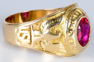 Bague Chevalière en or jaune unisexe orné d’un Rubis 2