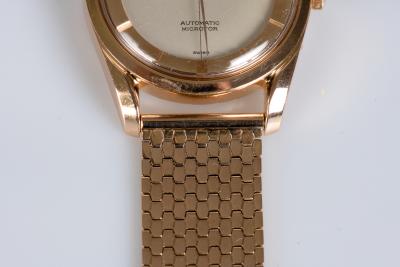 Montre Suisse Universal Genève Polerouter, en or jaune 18 carats 2