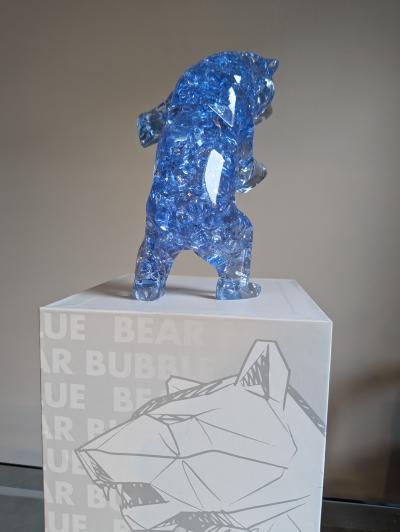 Richard ORLINSKI - Ours bulle bleu translucide (Bear Bubble) - 2023 2