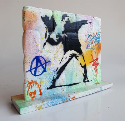 SPACO - Wall street banksy & miss, 2024 - Sculpture pop street art 2