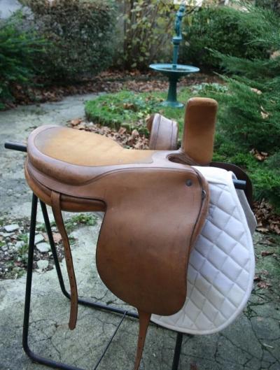 Hermès - Selle d’Amazone - Cuir et daim 2