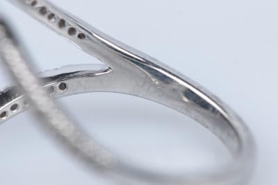 Bague en or blanc 9 carats 2