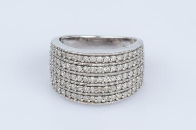 Bague en or blanc 9 carats 2