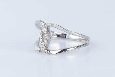 Bague en or blanc 9 carats 2