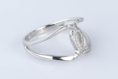 Bague en or blanc 9 carats 2