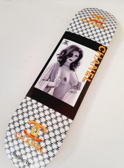 Delph@IN - Skateboard ¬ Chanel Sexy 2