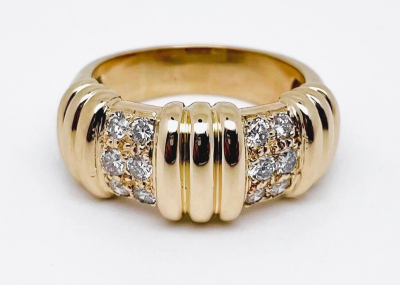 Bague à godrons or jaune et pavage diamants 2
