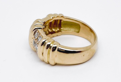 Bague à godrons or jaune et pavage diamants 2