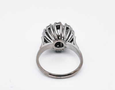 Bague ancienne diamants or blanc sertie de dix-neuf diamants de taille ancienne 2