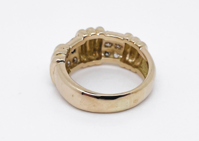 Bague à godrons or jaune et pavage diamants 2
