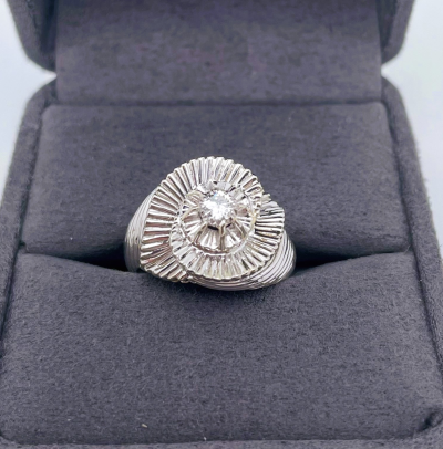 Bague tourbillon or blanc platine sertie d’un diamant 2