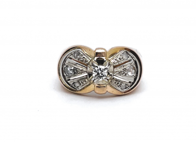 Bague ancienne en or jaune 750/1000 (18K), sertie d’un diamant de taille brillant calibrant 2