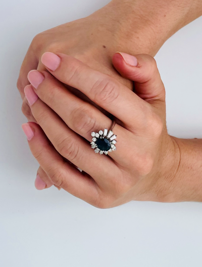 2.2ct sapphire platinum daisy ring with 1.7ct diamonds 2